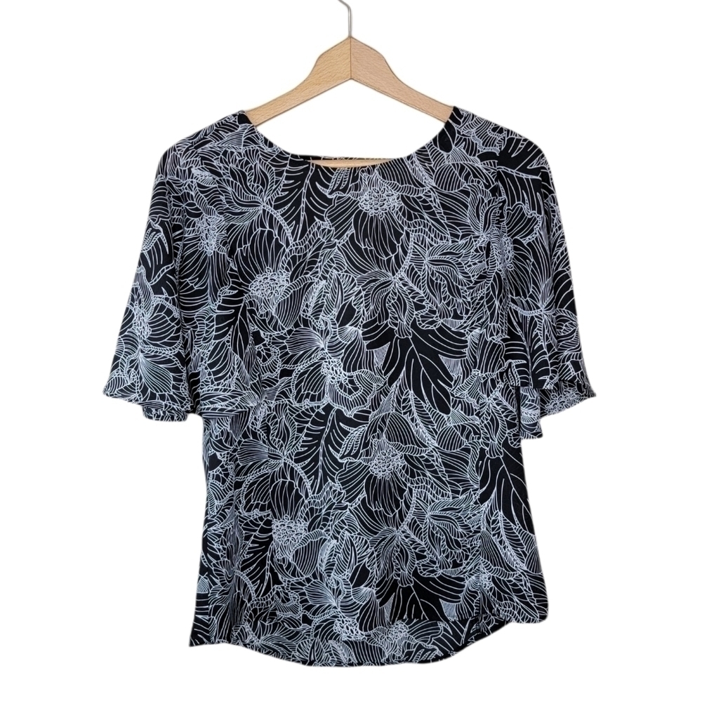 Daniel Rainn | Black & White Floral Print Short Sleeve Blouse Size Small
